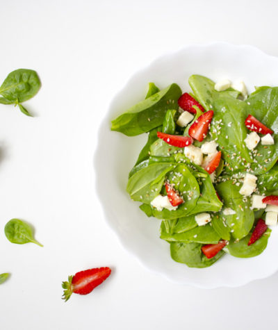 Spinach Salad with Strawberries and Mozzarella